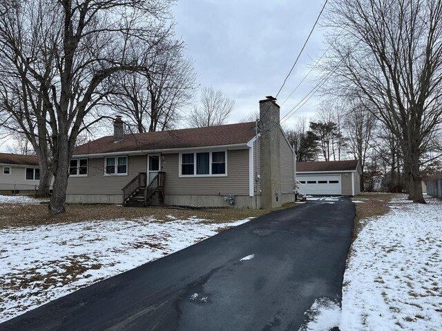 view of front facade with a garage