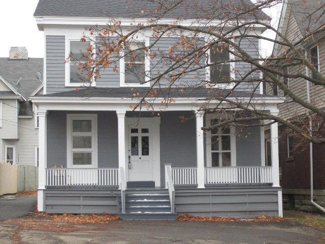 view of front of home featuring covered porch