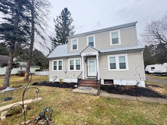 view of front facade with a front lawn