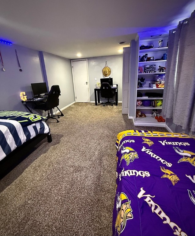 bedroom featuring carpet flooring