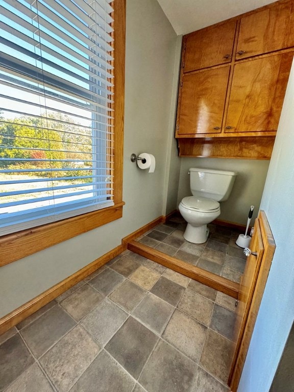 bathroom featuring toilet