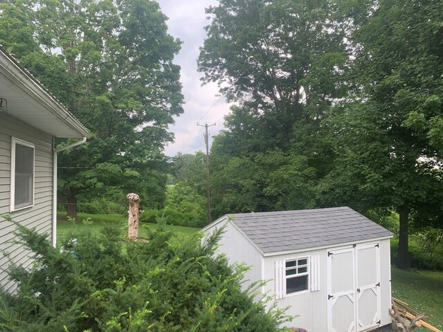 view of outbuilding