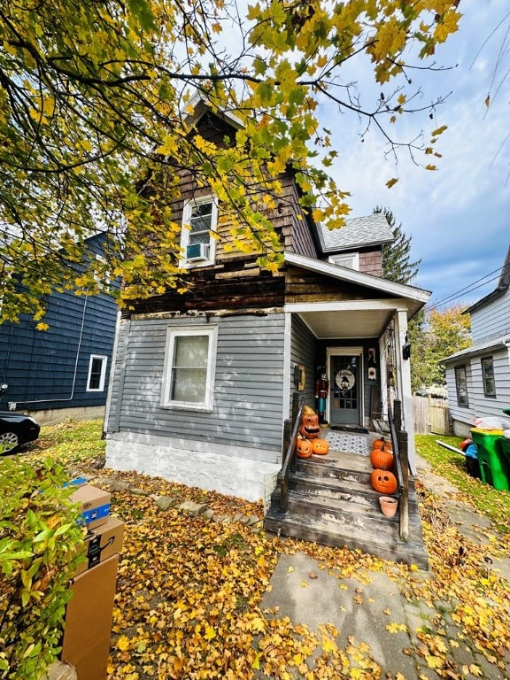 view of front of home featuring covered porch