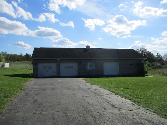 exterior space featuring a yard