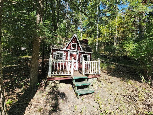 view of outdoor structure