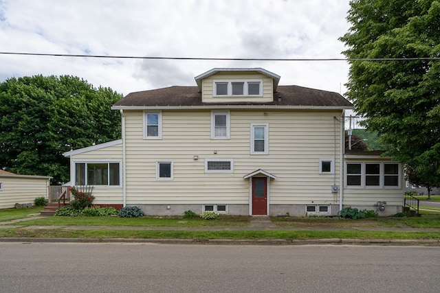 view of front of home