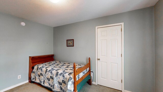 bedroom with carpet flooring