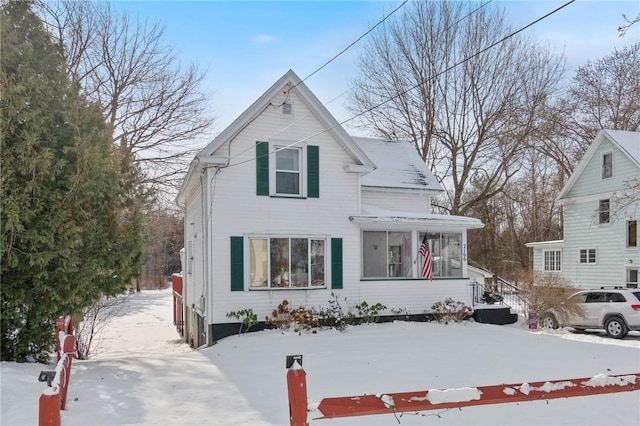 view of front property