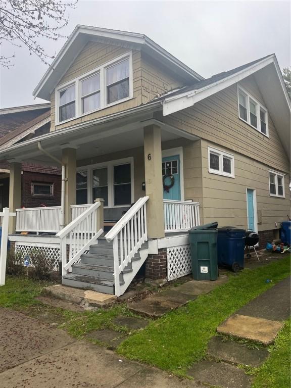 view of front of house with a porch
