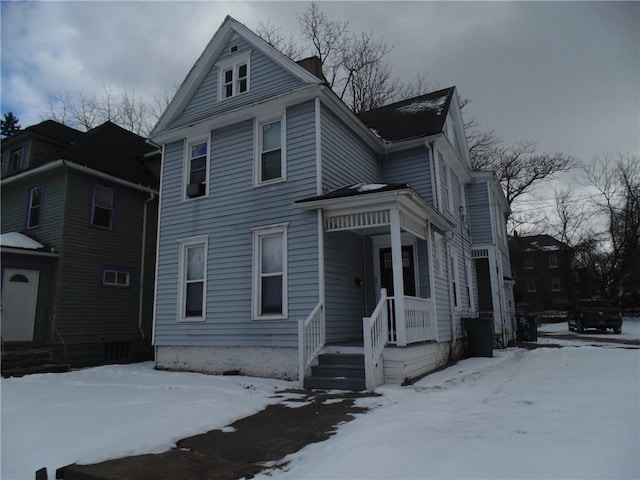 view of front of house