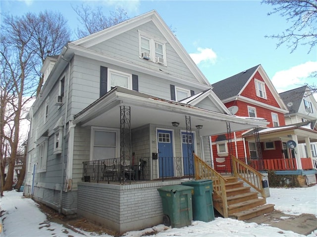 view of front facade with a porch