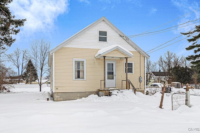 view of front of property