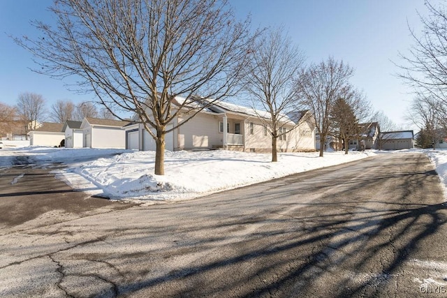 view of front facade featuring a garage