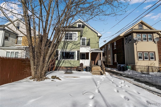 view of front of property