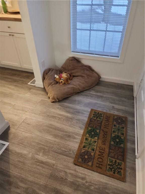 living area featuring light hardwood / wood-style flooring