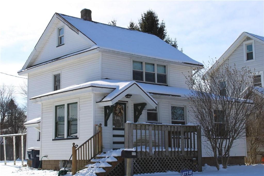 view of front of property