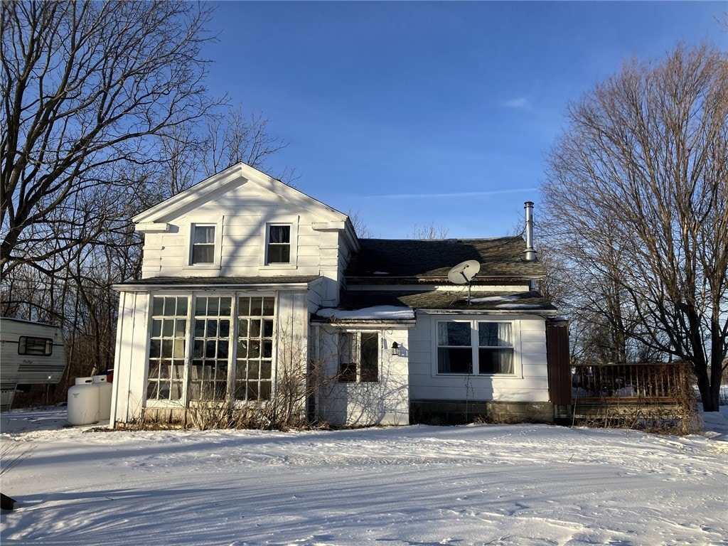 view of front of home