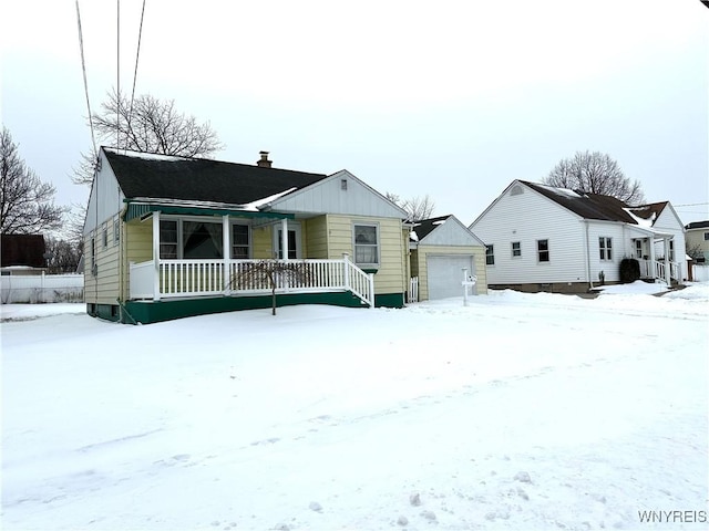 view of front facade with covered porch