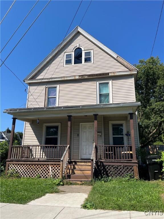 view of front of house featuring a porch