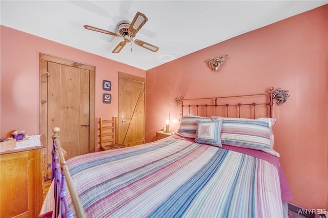 bedroom featuring ceiling fan