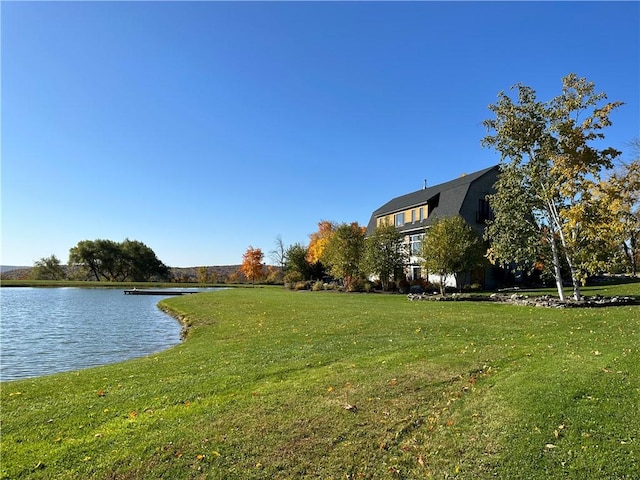 view of yard featuring a water view