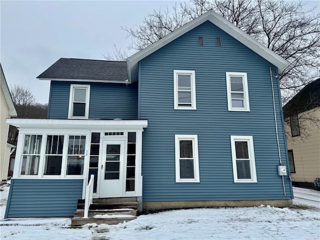 view of front of property