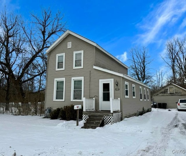 view of front of property