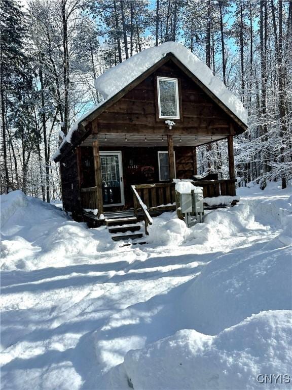 view of front of property