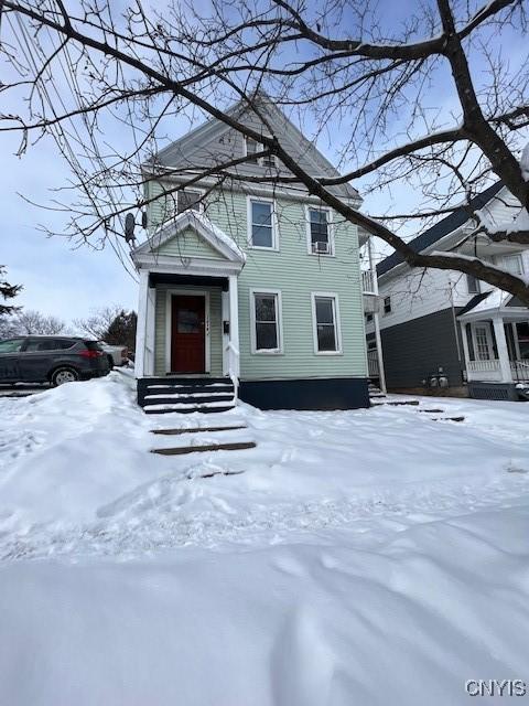 view of front of house