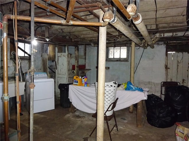 basement with washer / clothes dryer