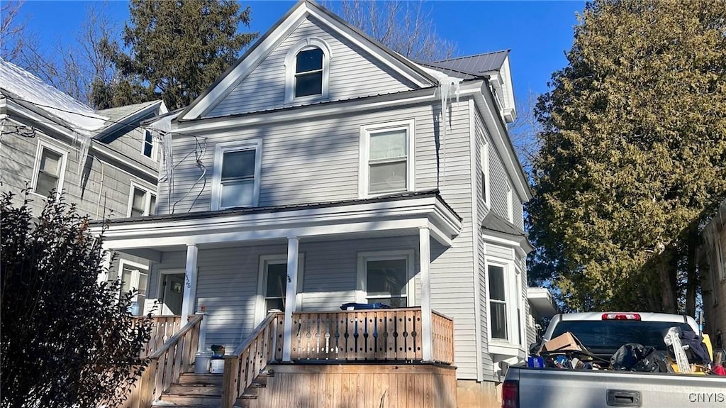 view of front of house with covered porch