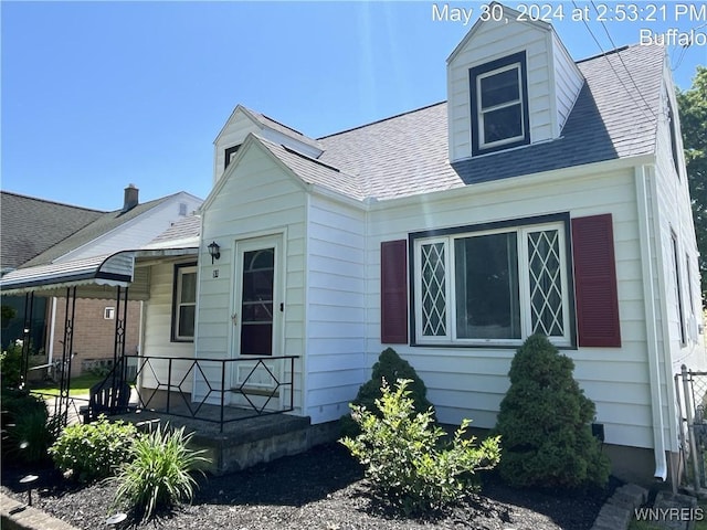 view of front facade featuring a porch