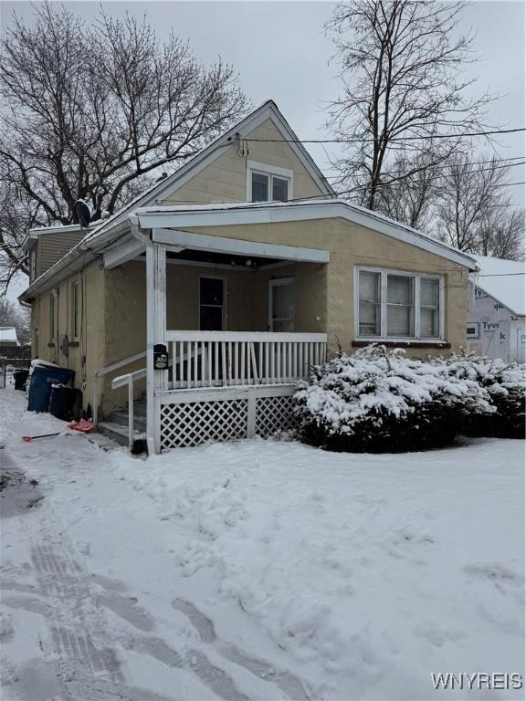 bungalow featuring a porch