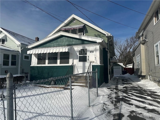 view of front of property