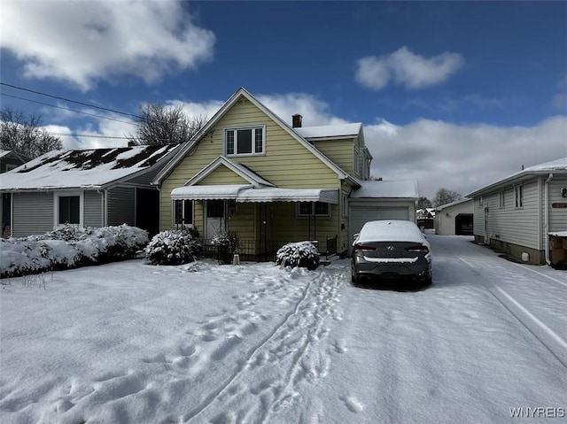 view of front facade featuring a garage