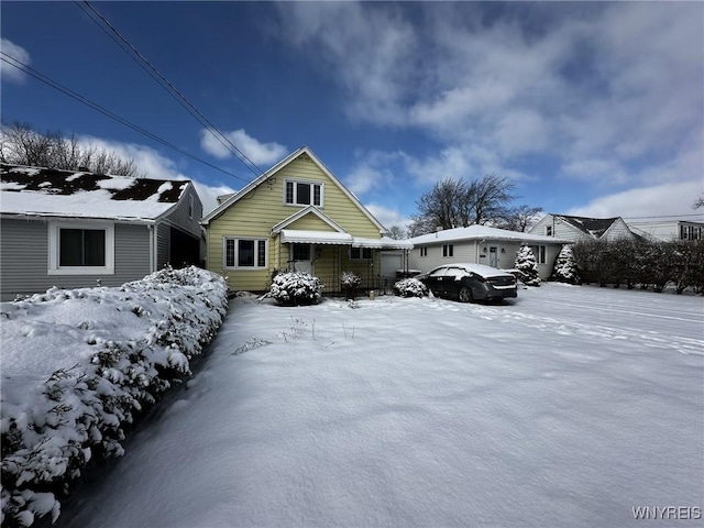 view of front of property