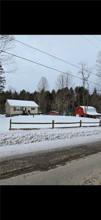 view of surrounding community