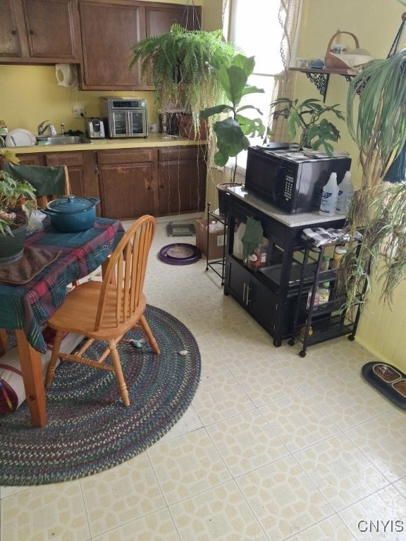 kitchen featuring sink