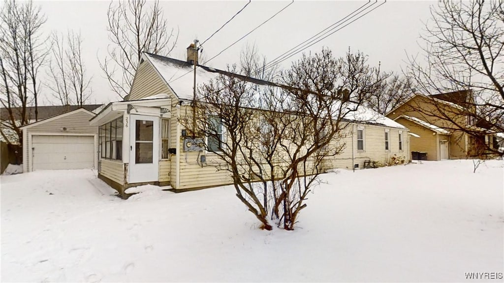 view of front of house featuring a garage