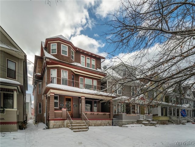 view of front of property featuring a porch