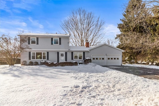 view of front property featuring a garage