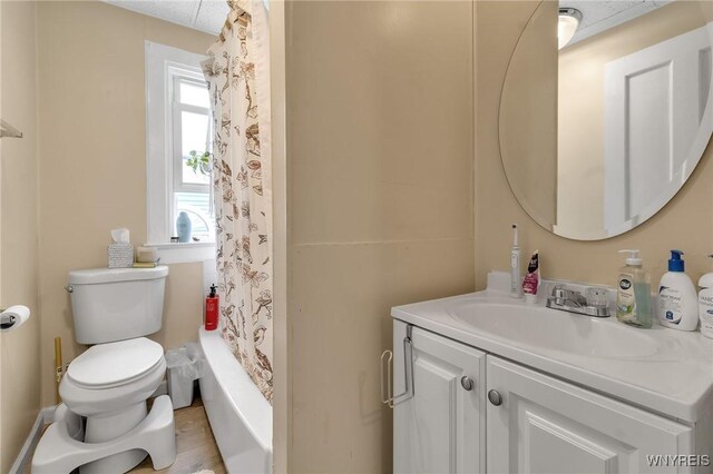 547 Potomac Ave, Buffalo, NY 14222 - full bathroom with shower / bath combination with curtain, vanity, and toilet