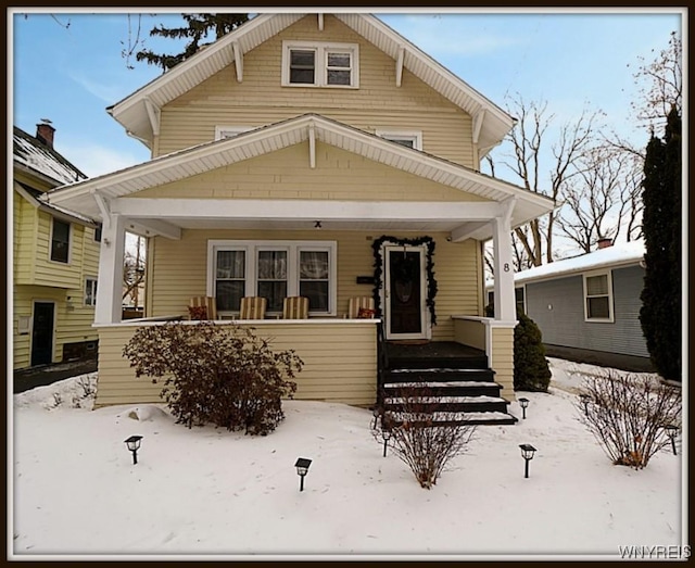 view of front of property featuring a porch