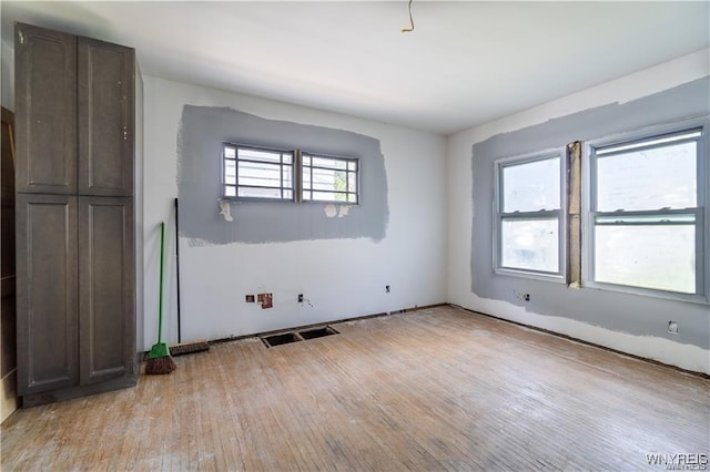 empty room featuring light hardwood / wood-style flooring