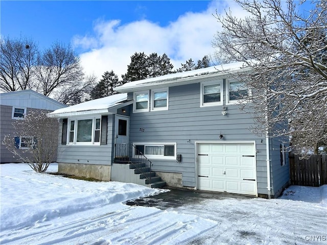 view of front facade featuring a garage