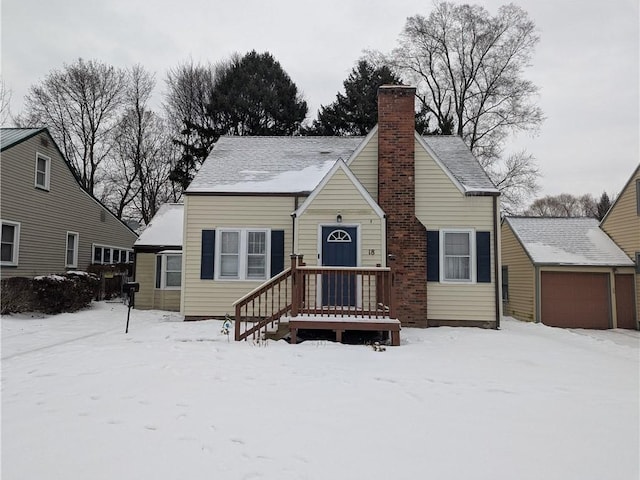 view of front facade featuring a garage