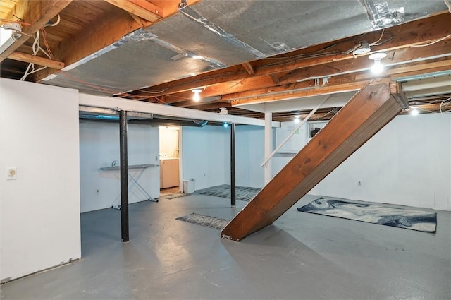 basement featuring washer / dryer