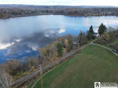 Listing photo 2 for 8216 Glasgow Rd, On The Lake, Pomfret NY 14718