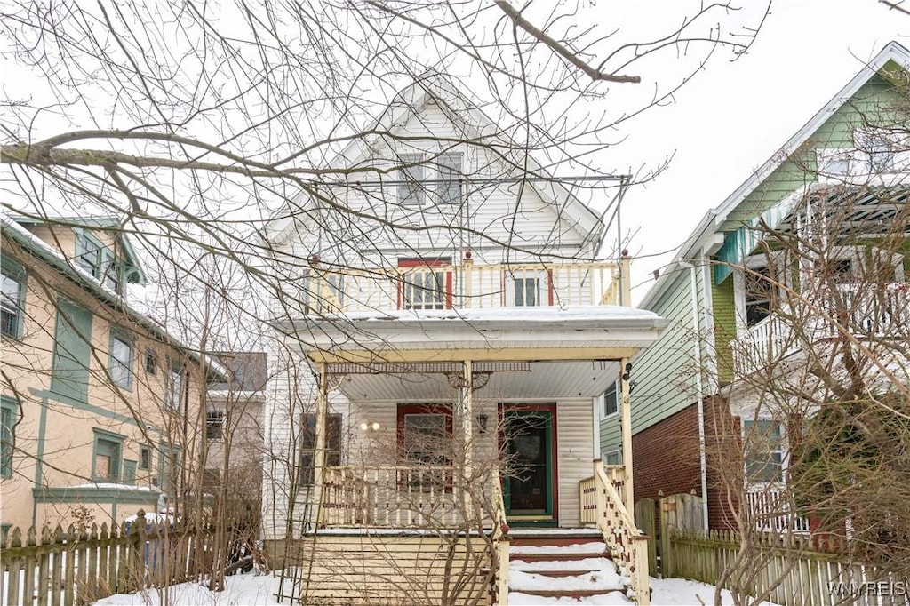 view of front of home featuring covered porch