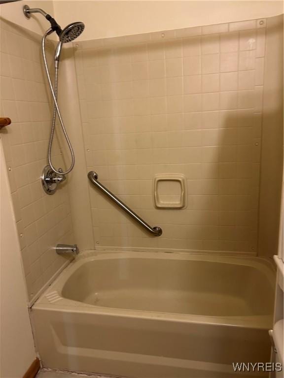 bathroom featuring shower / bathing tub combination